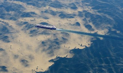 Algal blooms between Gotland and Öland on 10 August 2015. Foto Kustbevakningen