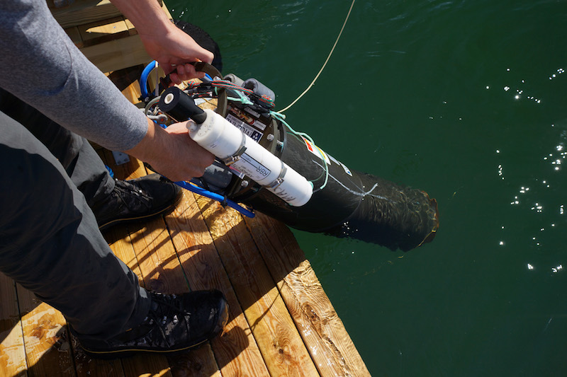 Fig. 1. The Imaging Flow Cytobot, a type of automated underwater microscope, is deployed at the Tångesund observatory. The white instrument is a CTD for measuring depth, temperature and salinity. Photo by Bengt Karlson.