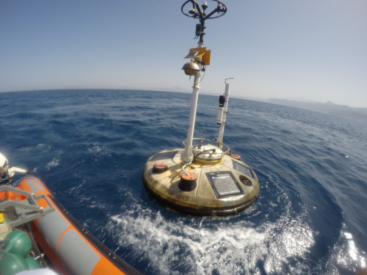 Air passive sampler (bell shape) placed on the main mast of the buoy